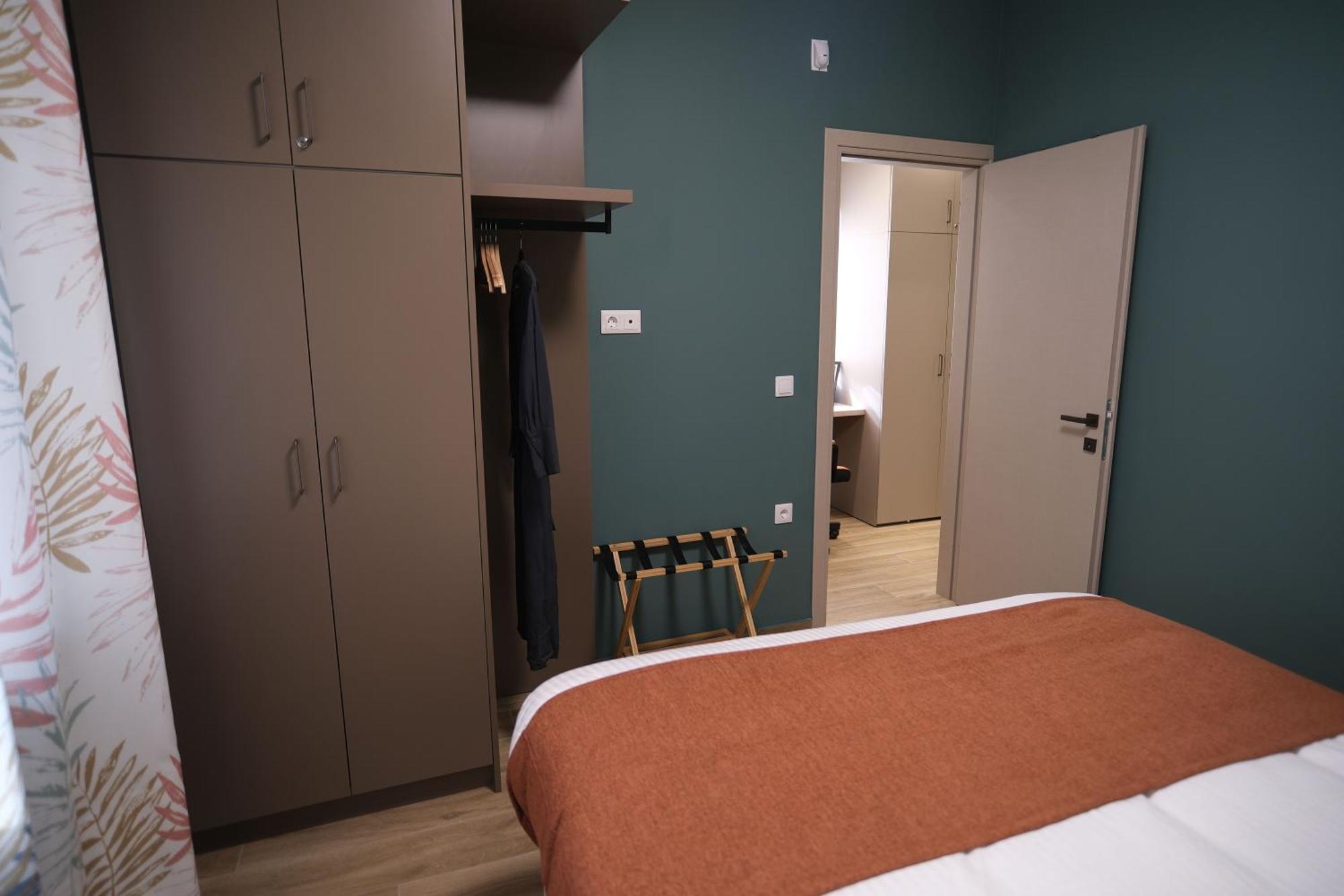 Caravin Wanderhome, 5 Min From Metro Nea Ionia Atina Dış mekan fotoğraf
