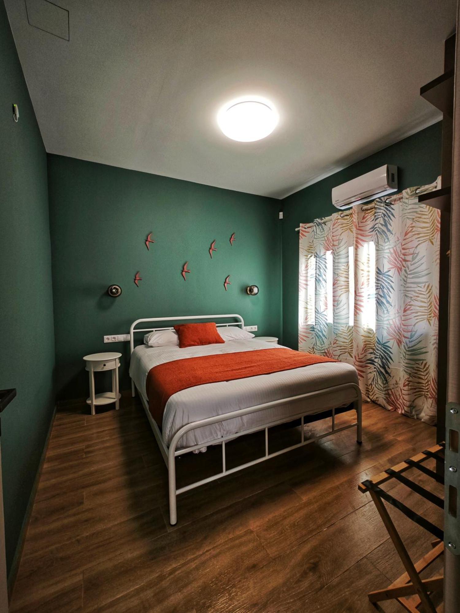 Caravin Wanderhome, 5 Min From Metro Nea Ionia Atina Dış mekan fotoğraf